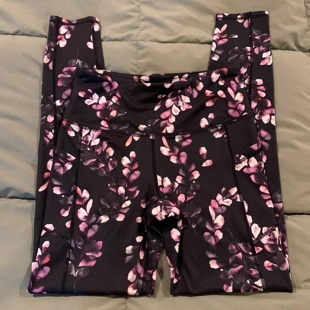Gaiam multicolor floral compression legging. Very nice. Excellent Condition. S.